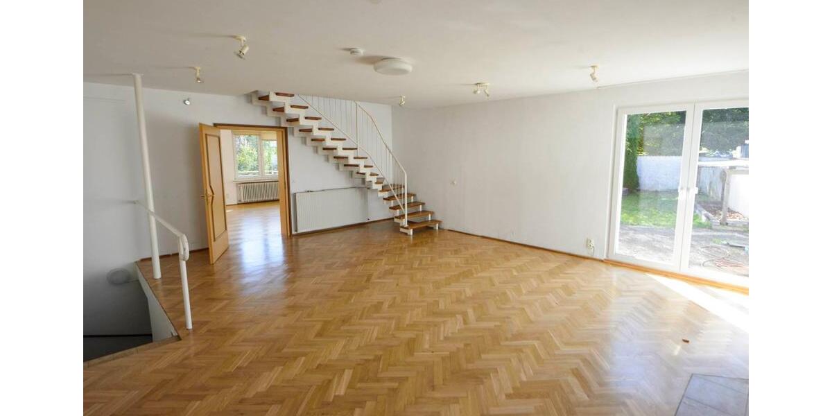 Etagenwohnung Lohmar - 5 Zimmer, 227 m&sup2;, 2.050&euro; | Angebot:24837986