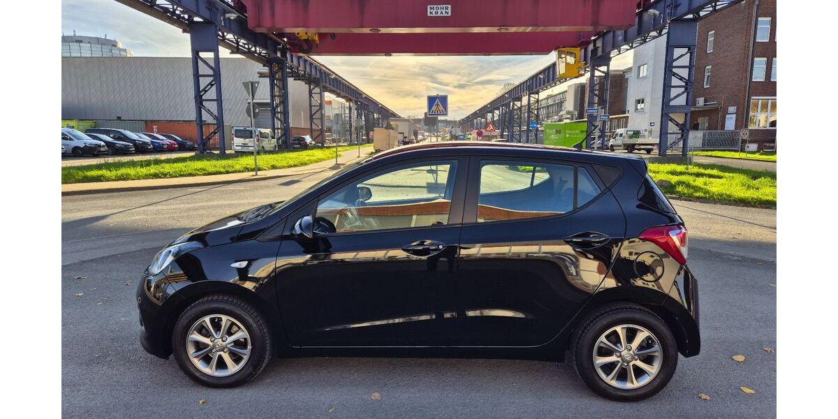 Hyundai i10 69.150 km 7.390 &euro; Mülheim 45476