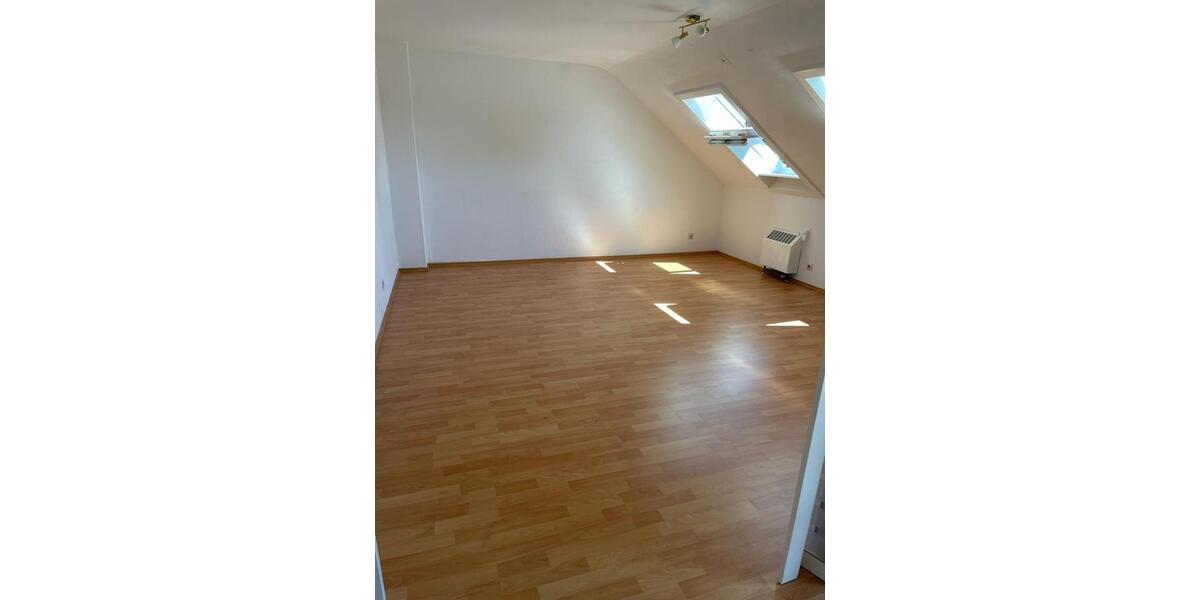 Dachgeschoßwohnung Garbsen Berenbostel - 2.5 Zimmer, 70 m&sup2;, 650&euro; | Angebot:26374682
