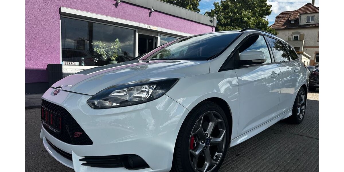 Ford Focus 182.900 km 9.990 &euro; Kabelsketal OT Gröbers 06184