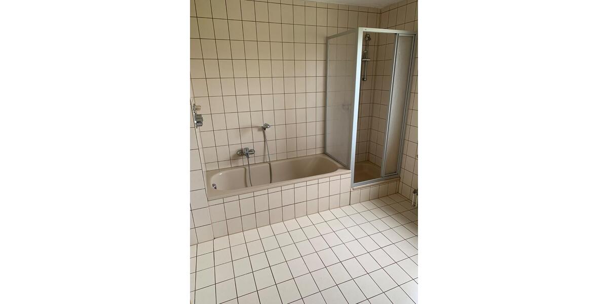 Erdgeschoßwohnung Freihung - 3 Zimmer, 85 m&sup2;, 685&euro; | Angebot:26636152
