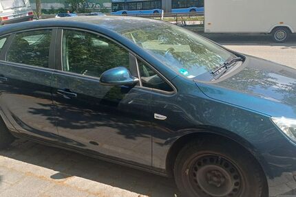 Opel Astra 141.500 km 4.800 &euro; München 80634