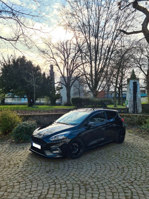 Ford Fiesta 69.300 km 14.800 € Meckenheim 53340