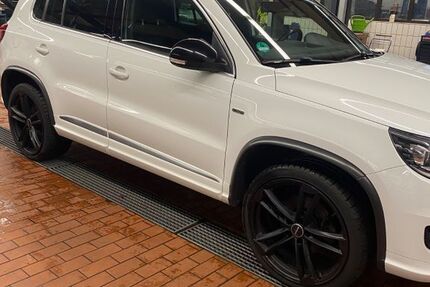 VW Tiguan 216.050 km 11.300 &euro; Wolfsburg 38444