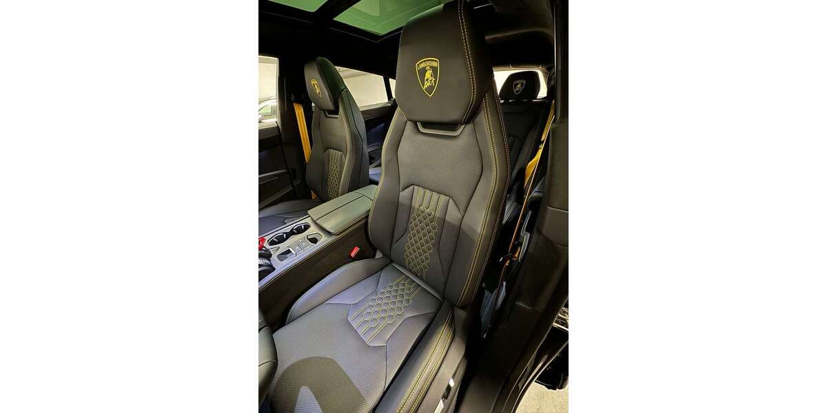 Lamborghini Urus 6.700 km 324.000 &euro; Hamburg 20539