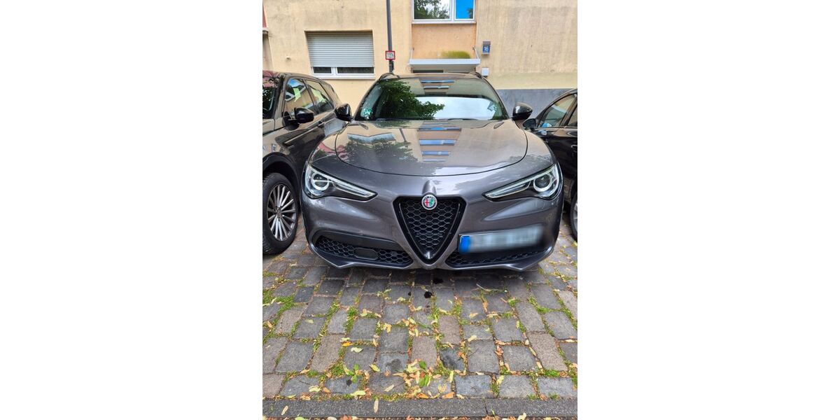 Alfa Romeo Stelvio 58.200 km 26.500 &euro; Frankfurt 60314
