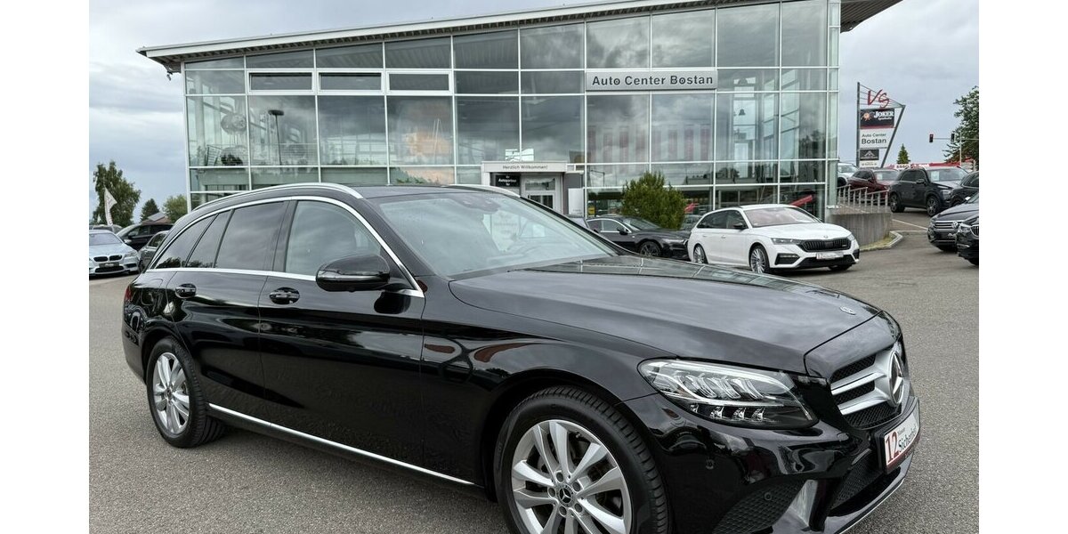 Mercedes-Benz C 180 AVANTGARDE/BURMESTER/KAMERA/HEAD UP/LEDER 72.347 km 23.900 &euro; Villingen-Schwenningen 78054