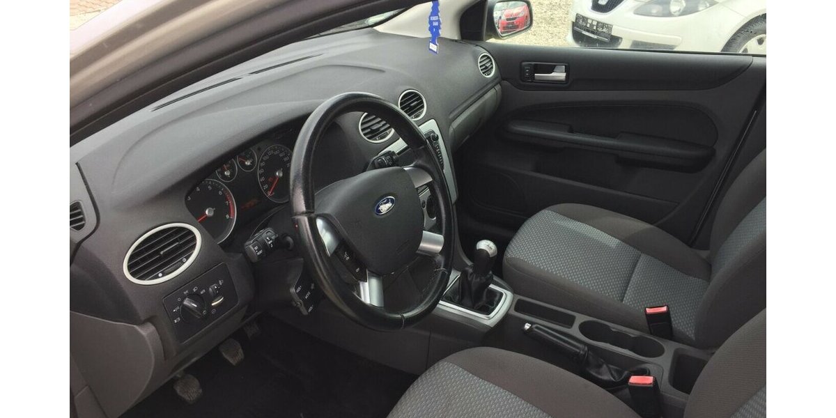 Ford Focus Klima, AHK.,Tüv Neu! 198.000 km 2.250 &euro; Himmelkron 95502