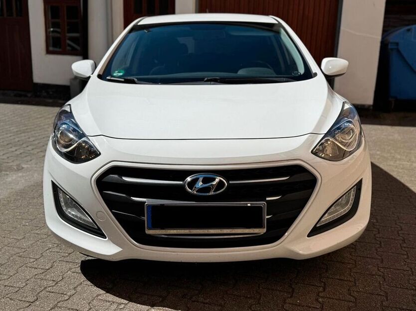 i30
