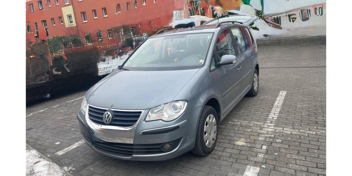 VW Touran 174.000 km 5.500 &euro; Torgau 04860