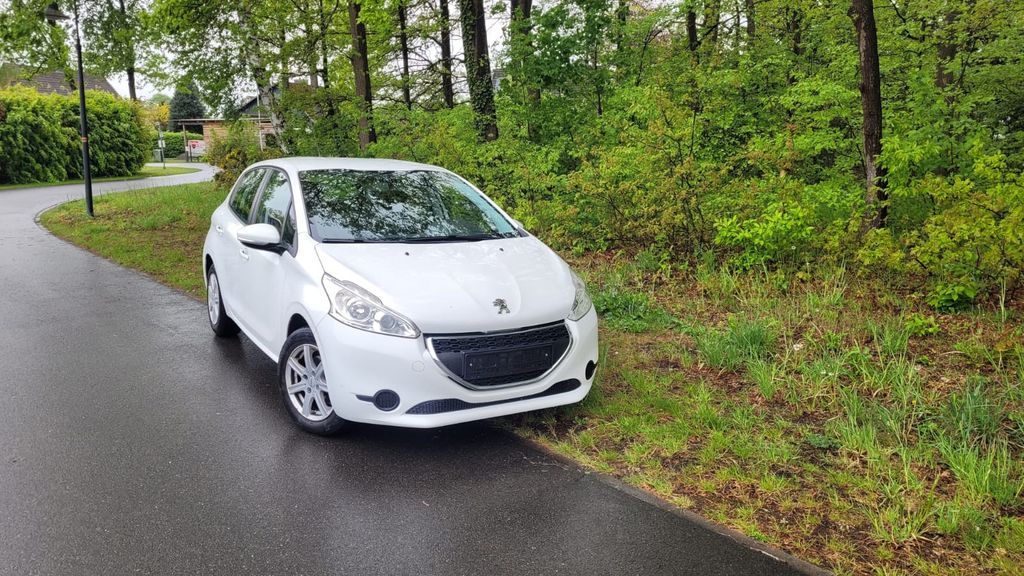 Peugeot 208 140.000 km 4.900 &euro; Munster 29633