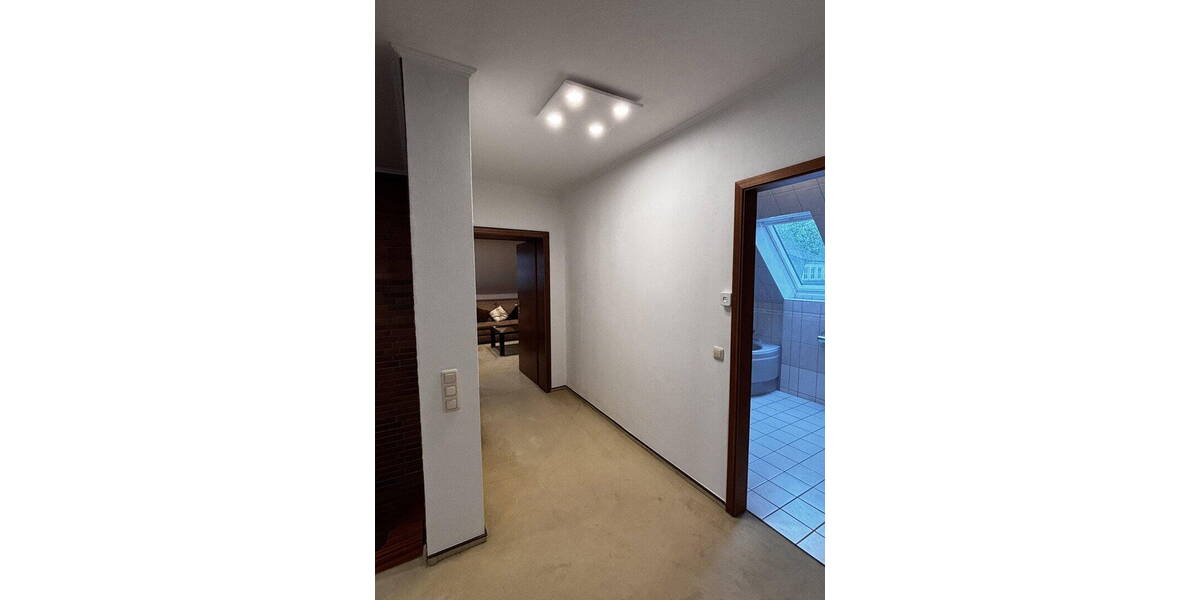 Einfamilienhaus Rellingen - 7 Zimmer, 202 m&sup2;, 2.300&euro; | Angebot:26806000