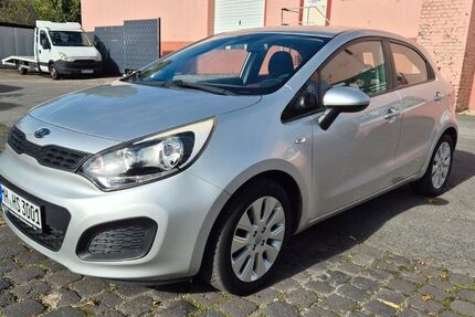 Kia Rio 79.530 km 5.600 € Mülheim am der Ruhr 45476