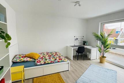 Modernes und vollmöbliertes WG-Zimmer im Erstbezug einer 4-Zimmer Wohnung zimmer