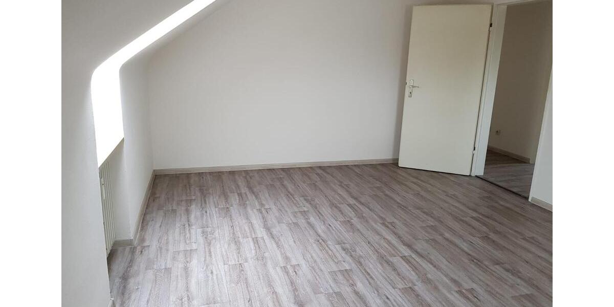 Dachgeschoßwohnung Schwarzenbruck - 3 Zimmer, 64 m&sup2;, 450&euro; | Angebot:25298372