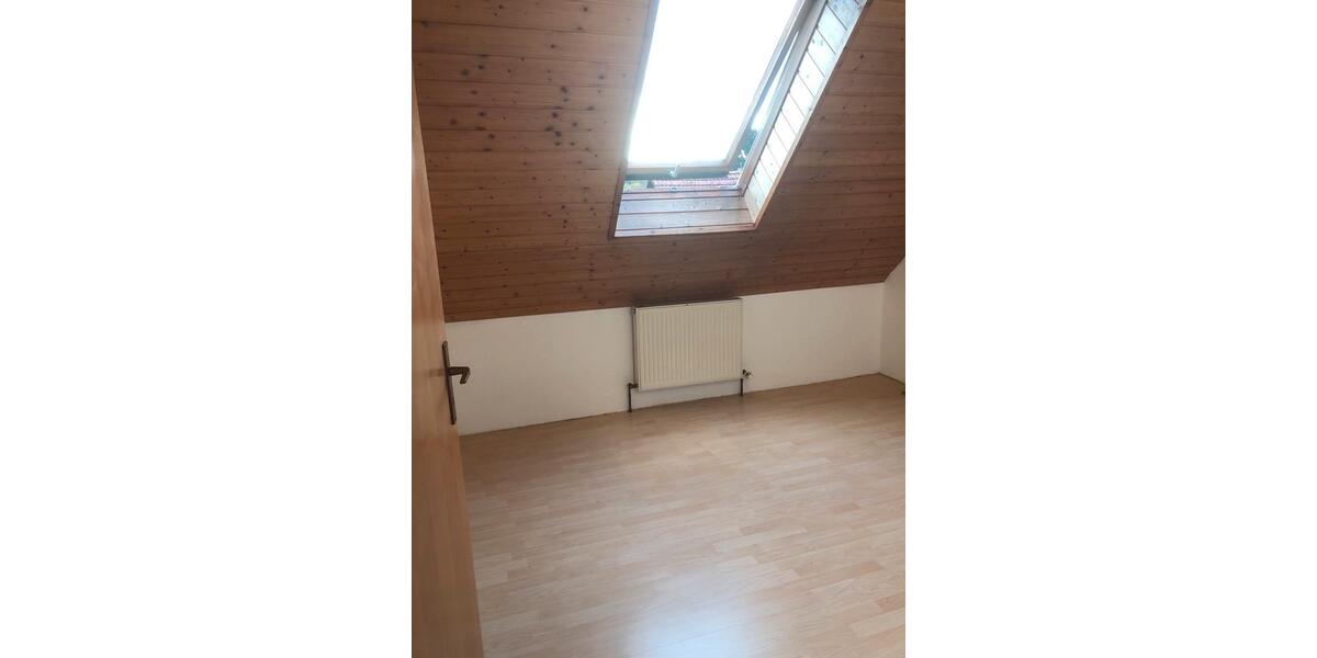 Dachgeschoßwohnung Bretzfeld - 4 Zimmer, 81 m&sup2;, 810&euro; | Angebot:25823513