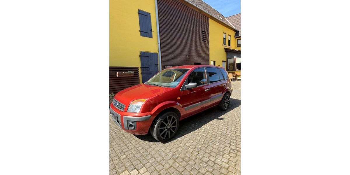 Ford Fusion 149.500 km 2.300 &euro; Gleina 06632