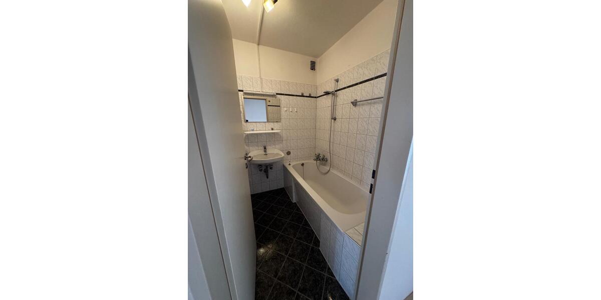 Hochparterre Grafing bei München - 3.5 Zimmer, 84 m&sup2;, 1.270&euro; | Angebot:25987706