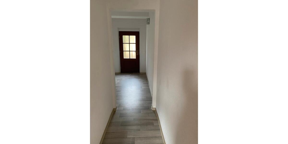 Etagenwohnung Lauta - 1 Zimmer, 42 m&sup2;, 255&euro; | Angebot:26479901