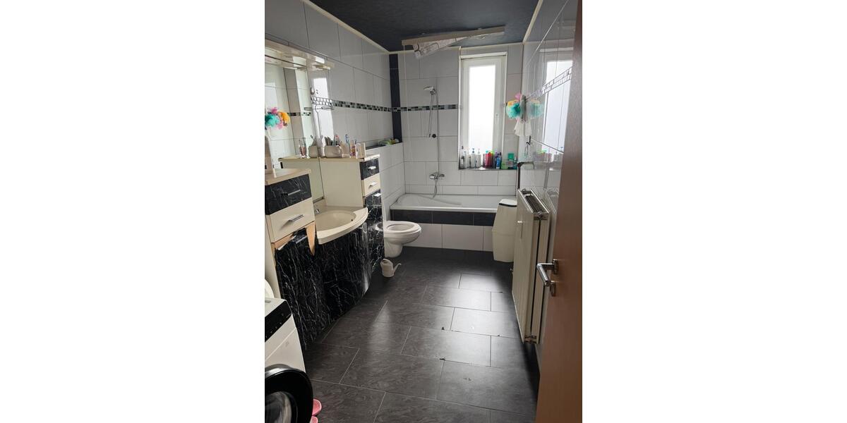 Etagenwohnung Saarbrücken West - 2 Zimmer, 75 m&sup2;, 148.000&euro; | Angebot:27056506
