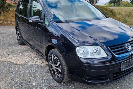 VW Touran 273.000 km 2.399 &euro; Melle 49324