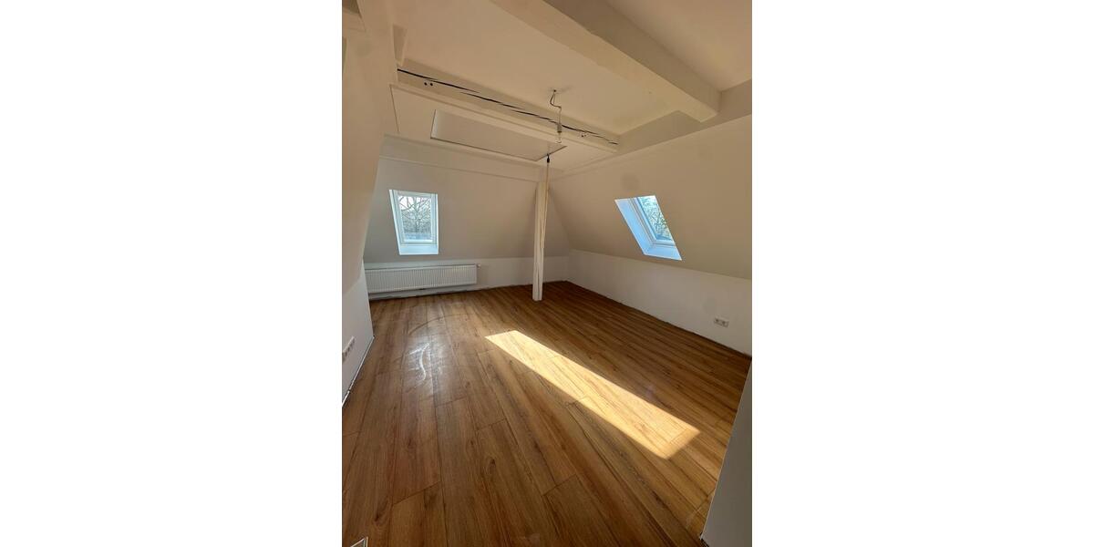 Dachgeschoßwohnung Delmenhorst Deichhorst - 3 Zimmer, 71 m&sup2;, 800&euro; | Angebot:26007324