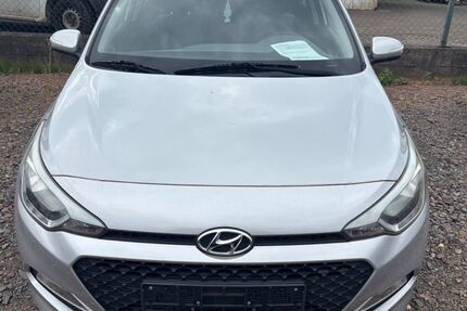 Hyundai i20 89.527 km 7.490 &euro; Lebach 66822