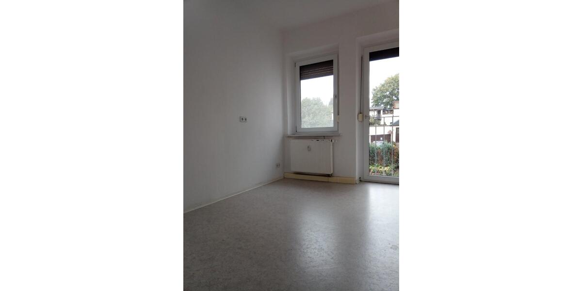 Hochparterre Stollberg (Erzgebirge) - 3 Zimmer, 82 m&sup2;, 476&euro; | Angebot:26122957