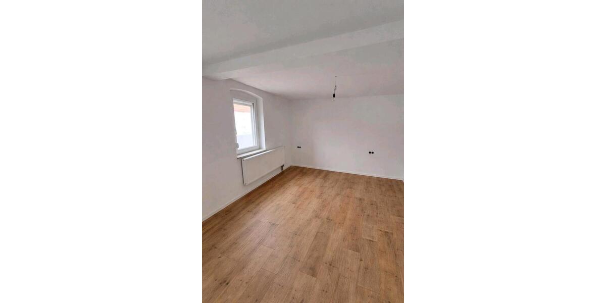 Etagenwohnung Werneck - 3 Zimmer, 85 m&sup2;, 850&euro; | Angebot:26040545