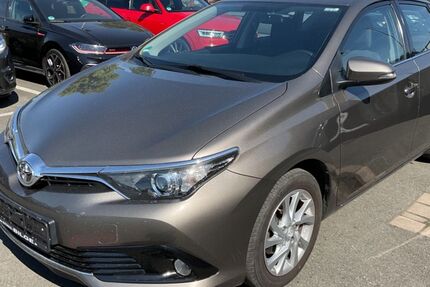 Toyota Auris 86.320 km 9.987 &euro; Fürth 90763
