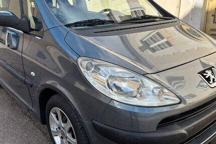 Peugeot 1007 82.000 km 2.850 &euro; Worms 67547