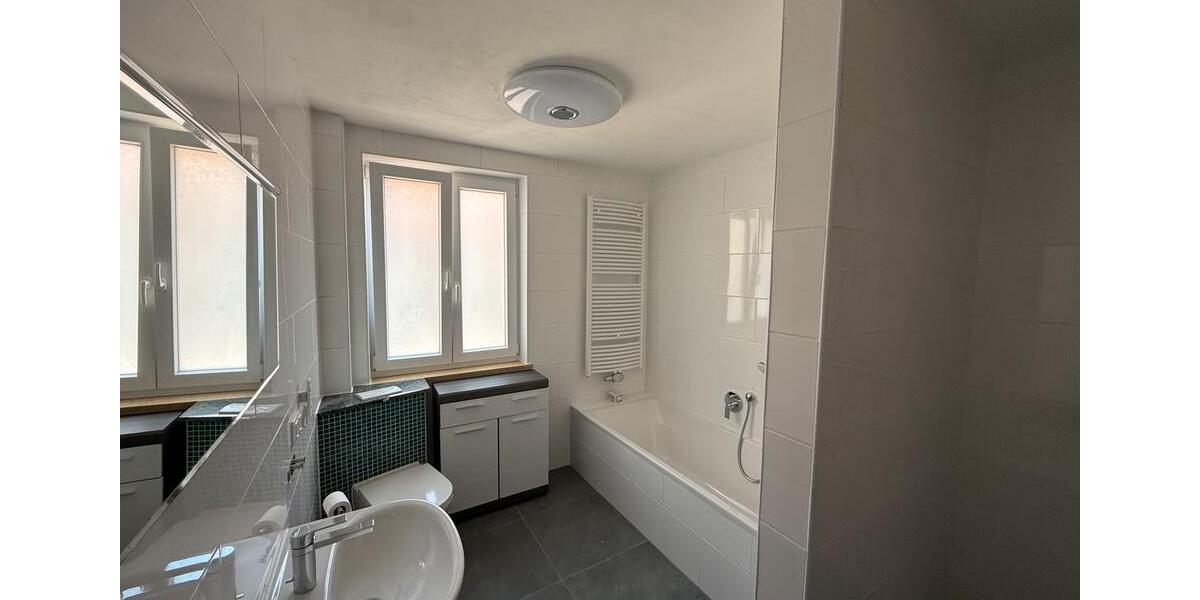 Einfamilienhaus Donnersdorf - 9 Zimmer, 186 m&sup2;, 1.390&euro; | Angebot:25948214