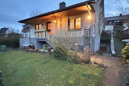 Einfamilienhaus mit Freisitz und Gartenhaus in Marsberg 6 zimmer