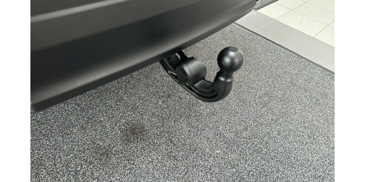 Jaguar F-Pace 3,0 D AWD R-Sport +AHK+Panorama+Navi+Kamera 92.200 km 28.990 &euro; Jaderberg 26349