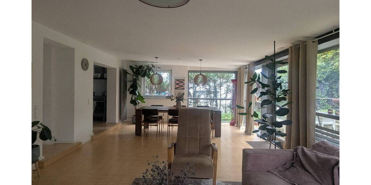 Einfamilienhaus Korntal-Münchingen Kallenberg - 8 Zimmer, 250 m&sup2;, 850.000&euro; | Angebot:26318854