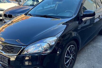 Kia pro ceed / ProCeed 161.100 km 3.990 &euro; München 81829