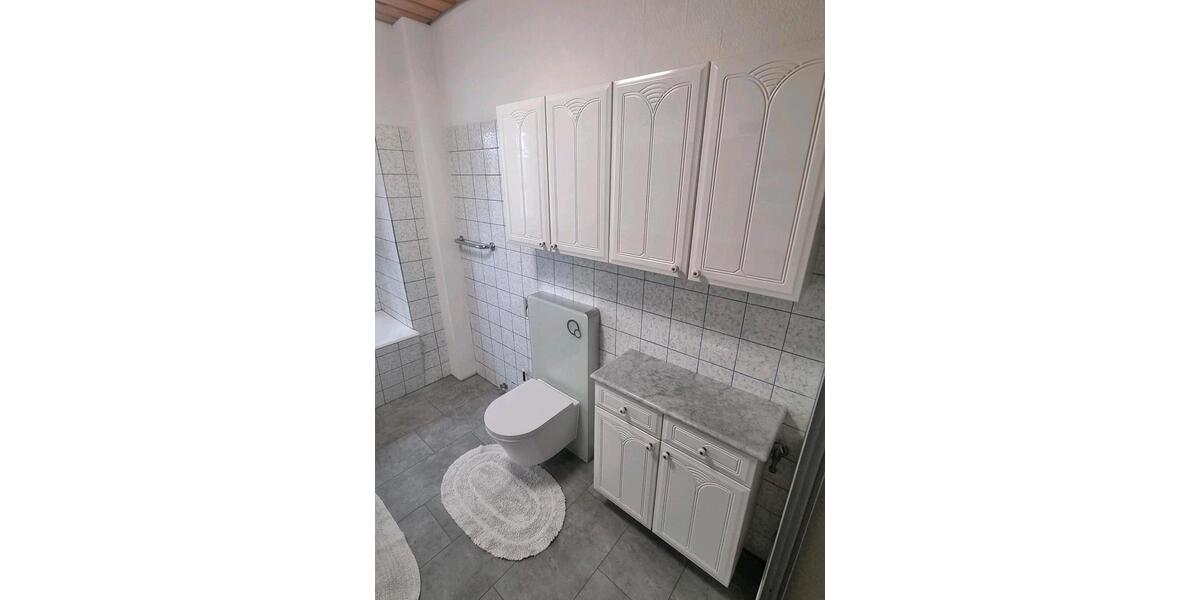 Erdgeschoßwohnung Höchberg - 5.5 Zimmer, 175 m&sup2;, 1.850&euro; | Angebot:26236110