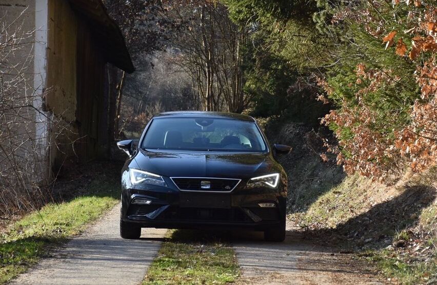Seat Leon 94.000 km 16.000 € Böbrach 94255