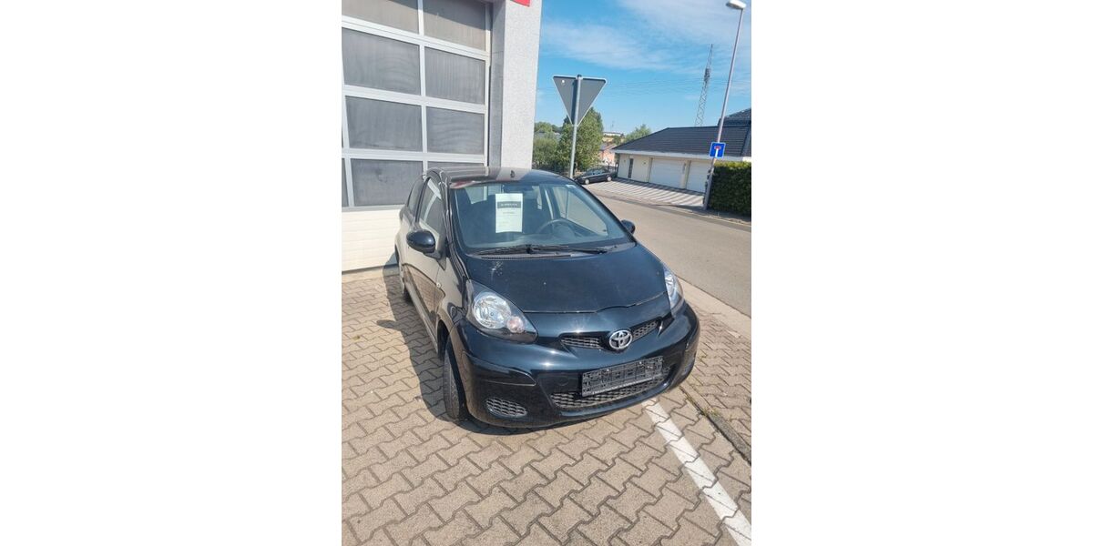 Toyota Aygo (X) 70.800 km 1.600 &euro; Rodenbach 67688