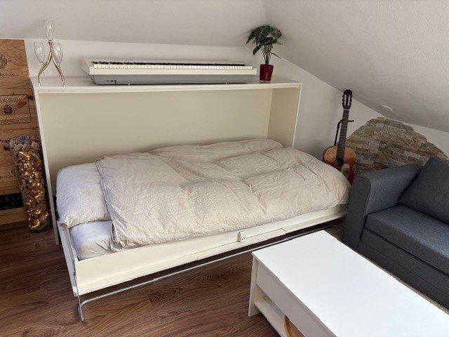 Dachgeschoßwohnung Wiesbaden Südost - 1.5 Zimmer, 35 m&sup2;, 1.100&euro; | Angebot:26406739
