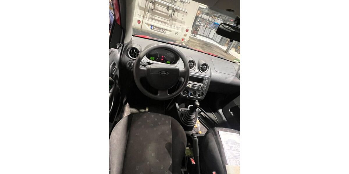 Ford Fiesta 245.000 km 1.690 &euro; GUMMERSBACH 51643