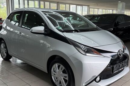 Toyota Aygo (X) 130.000 km 6.399 &euro; Niestetal 34266