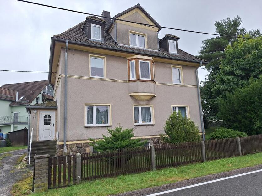 Freistehendes Zweifamilienhaus