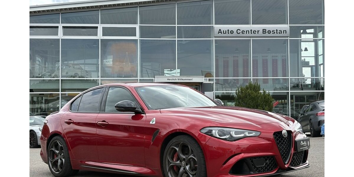 Alfa Romeo Giulia 2,9 V6 Quadrifoglio MEMORY/KAMERA/1.HAND 6.415 km 73.900 &euro; Villingen-Schwenningen 78054