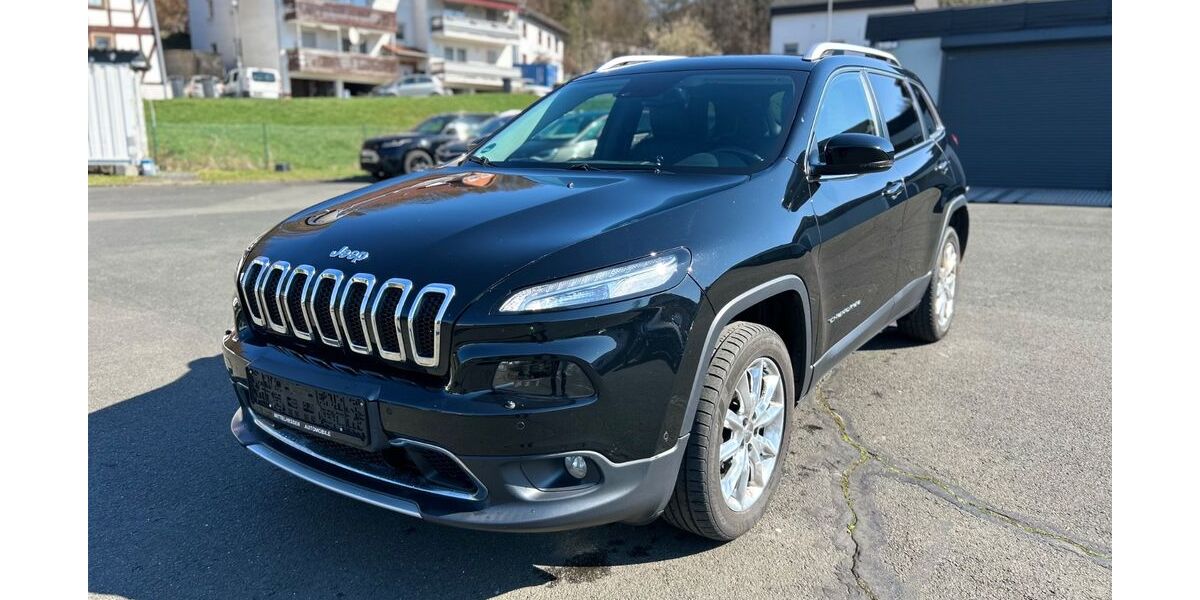 Jeep Cherokee 92.000 km 14.900 &euro; Haiger 35708