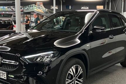 Mercedes-Benz GLA 250 20.000 km 41.200 &euro; Böblingen 71034