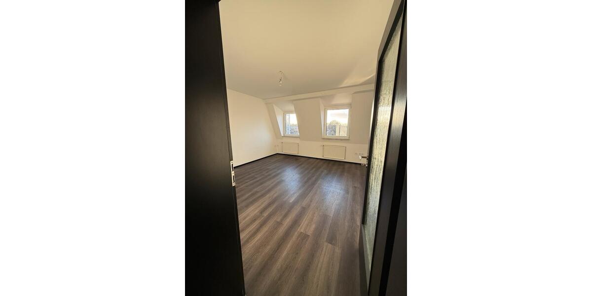 Dachgeschoßwohnung Werl - 4 Zimmer, 125 m&sup2;, 1.300&euro; | Angebot:25391584