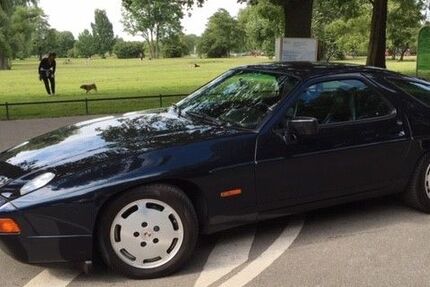 Porsche 928