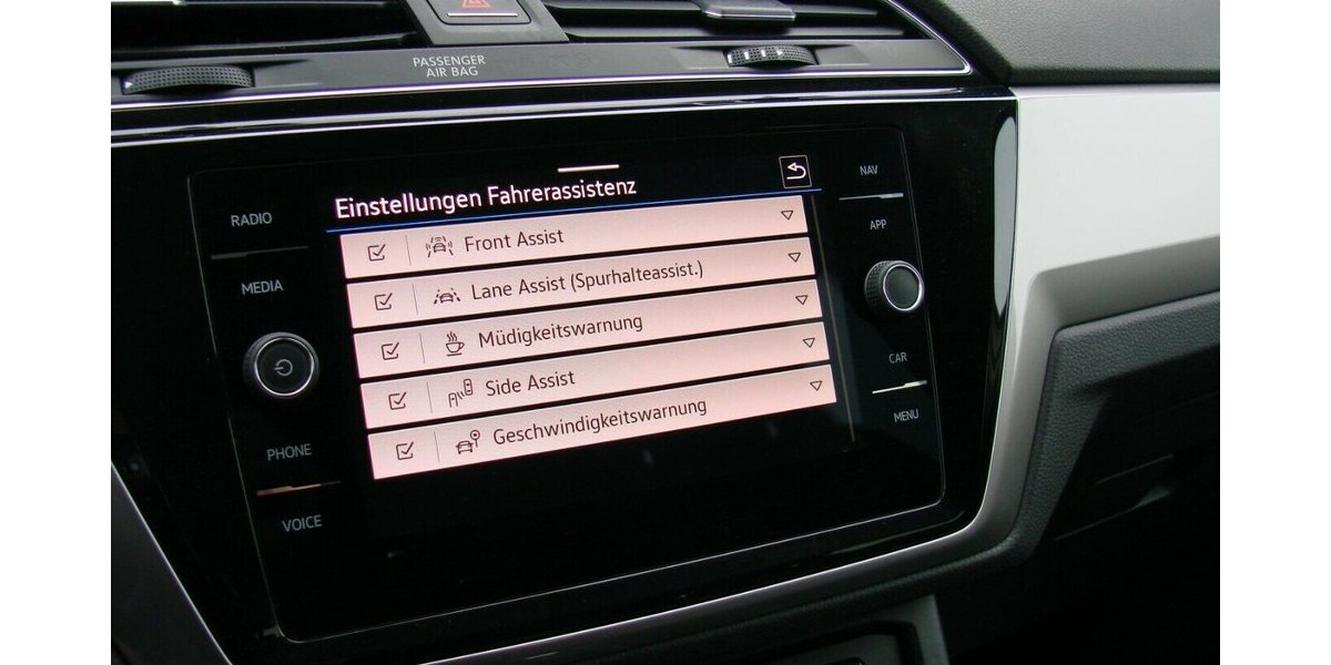 VW Touran 2.0TDI BMT TAXI ACC Kamera LED 7Sitzer 38.517 km 31.980 &euro; Falkensee 14612