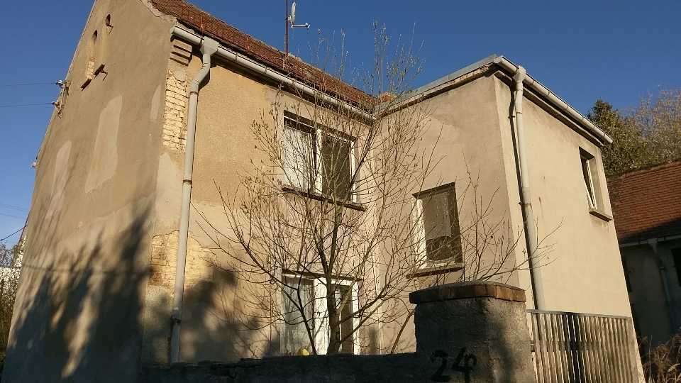 Haus zum Kaufen in Teuchern 59.000 € 297 m² 8 zimmer